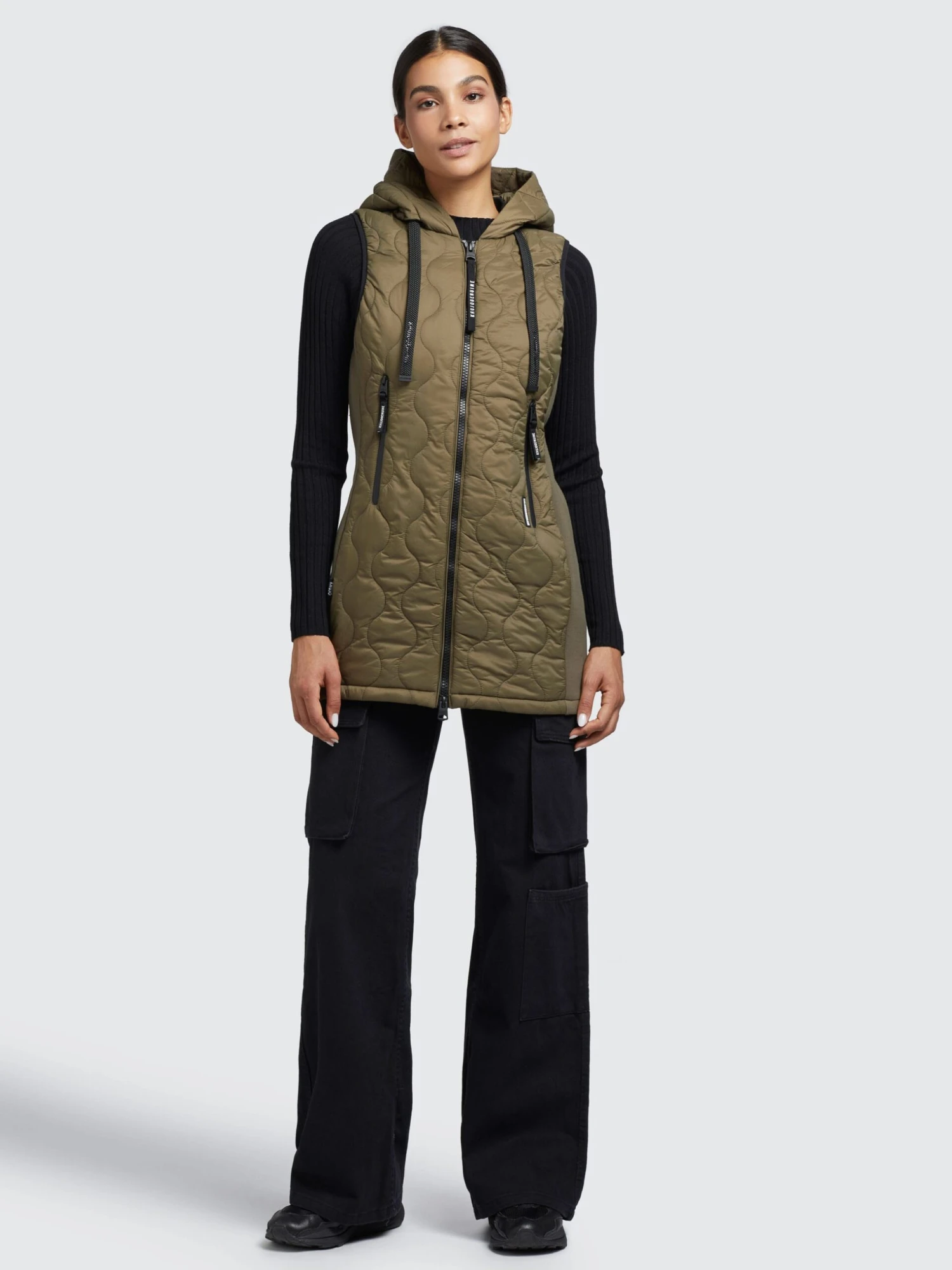 Weste MALIN in Olivgrün Khujo Weste MALIN In Olivgrün -Khujo Verkäufe khujo weste malin in olivgrun 1 scaled